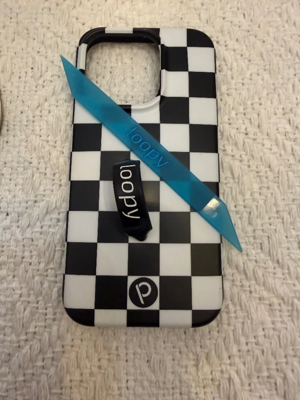 Loopy iPhone 15 Pro Black and White Checkered Case + 2 loops